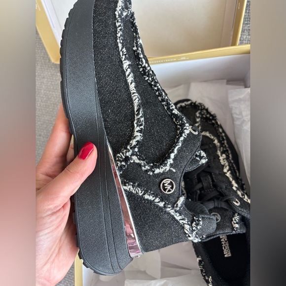 Michael Kors Ari Trainer Denim Sneakers – Size 8.5M - Picture 5 of 16